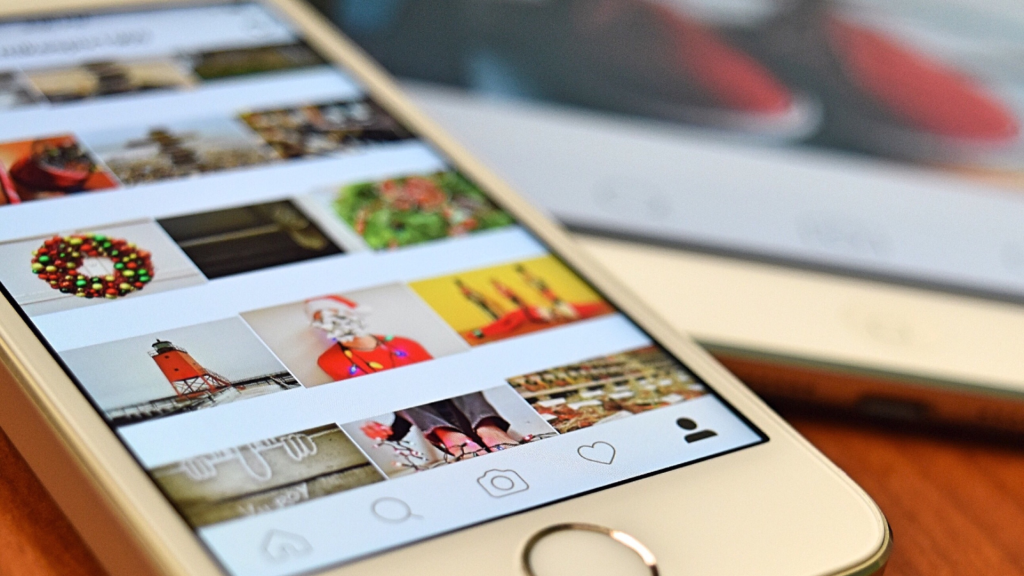 création visuels pour réseaux sociaux photos